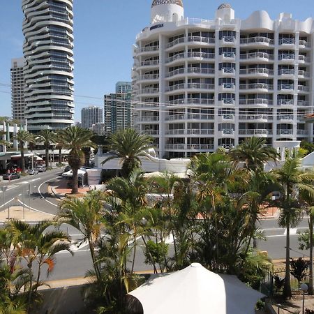 Aruba Beach Resort Broadbeach Exterior photo