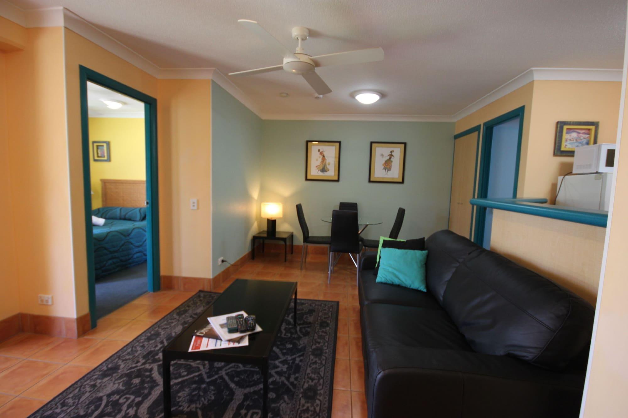 Aruba Beach Resort Broadbeach Exterior photo
