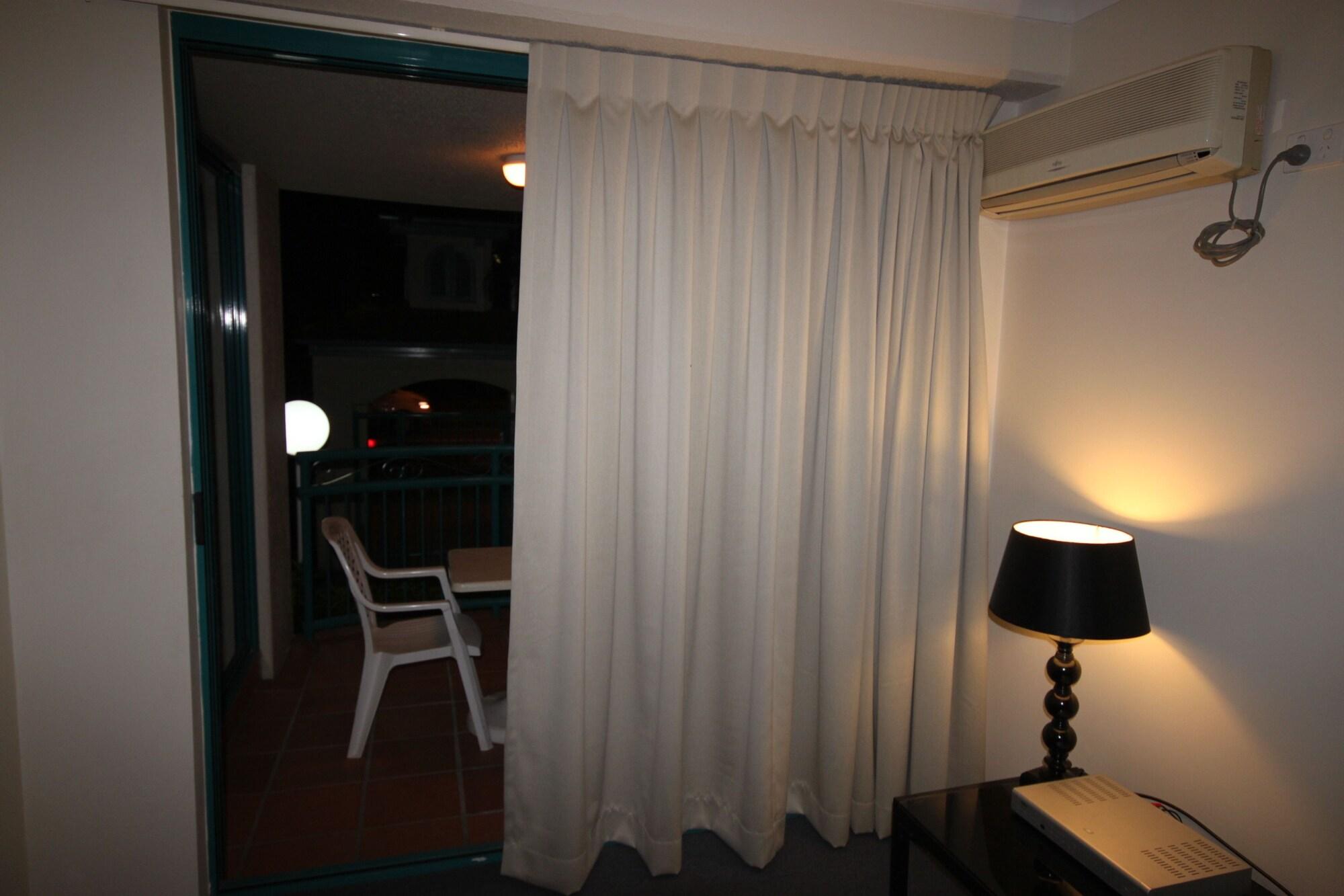 Aruba Beach Resort Broadbeach Exterior photo