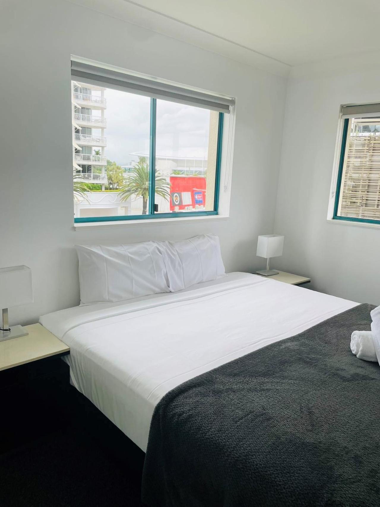 Aruba Beach Resort Broadbeach Exterior photo