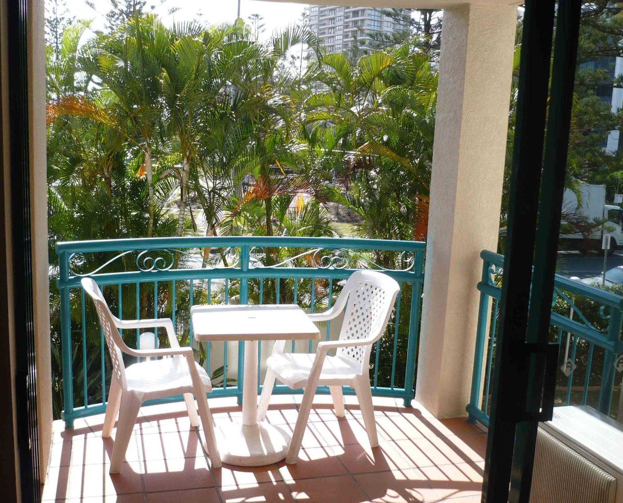 Aruba Beach Resort Broadbeach Exterior photo