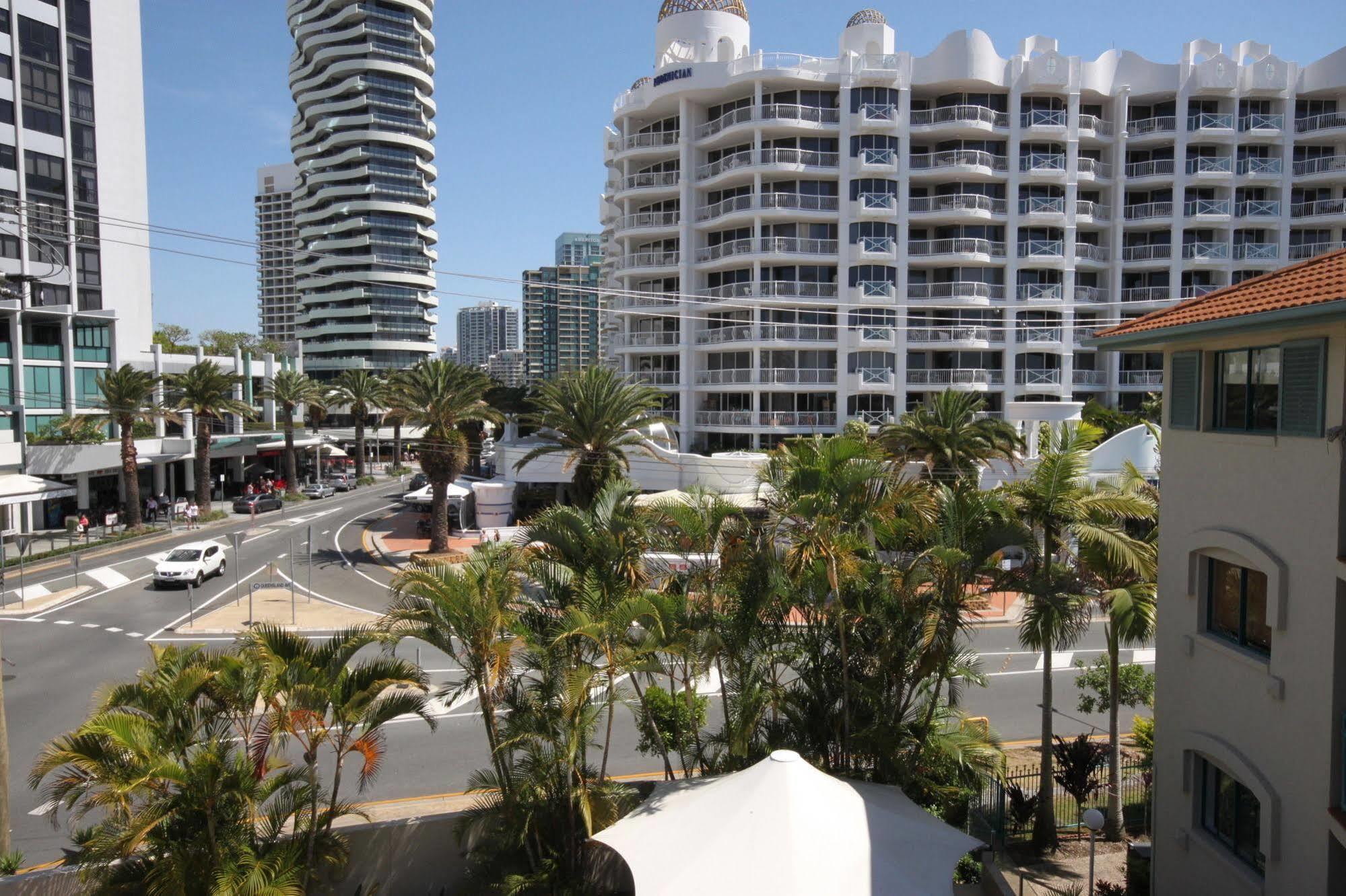 Aruba Beach Resort Broadbeach Exterior photo